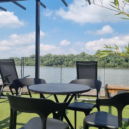 بلغراد B&B Botel Charlie المظهر الخارجي الصورة