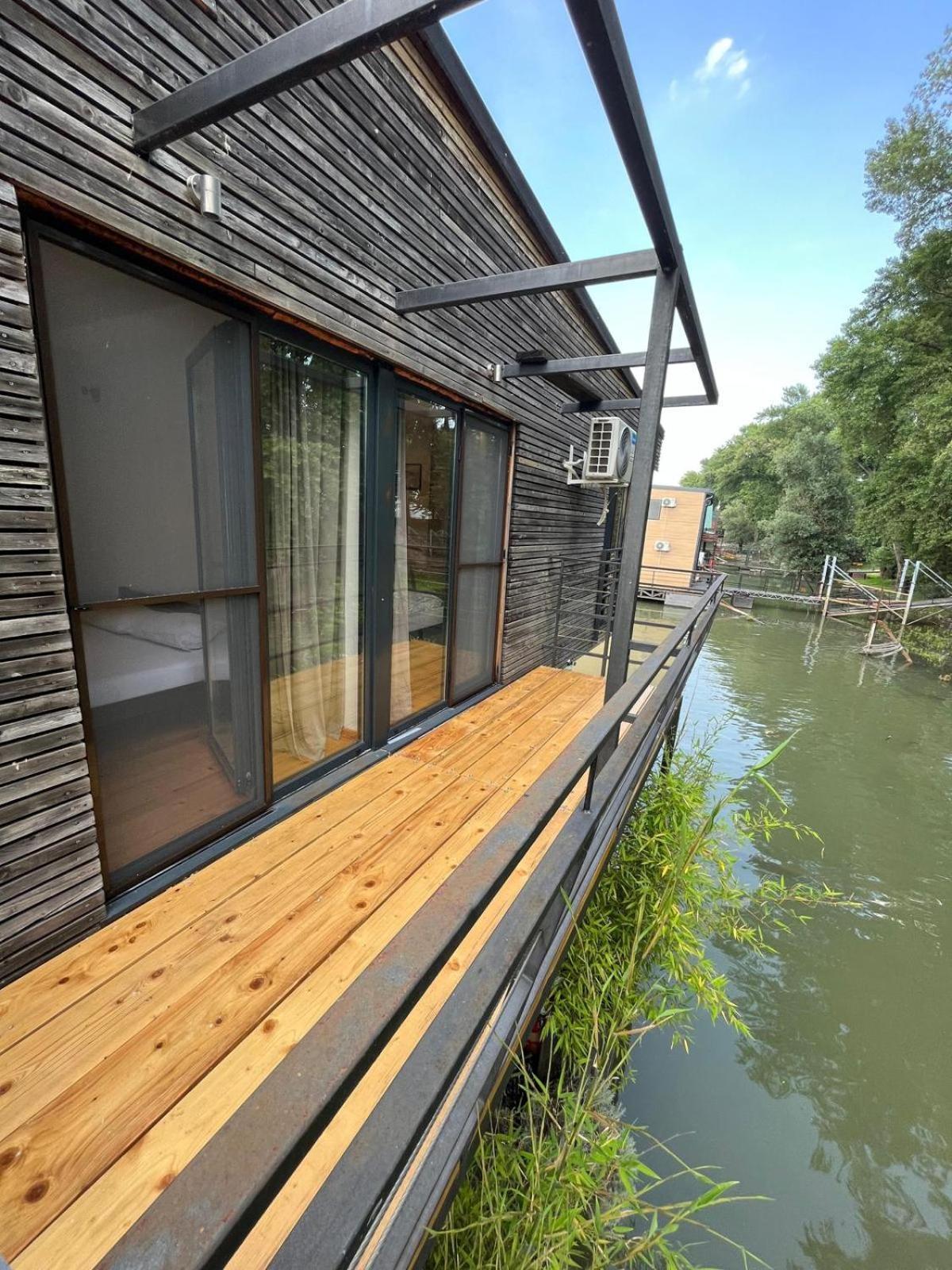 بلغراد B&B Botel Charlie الغرفة الصورة
