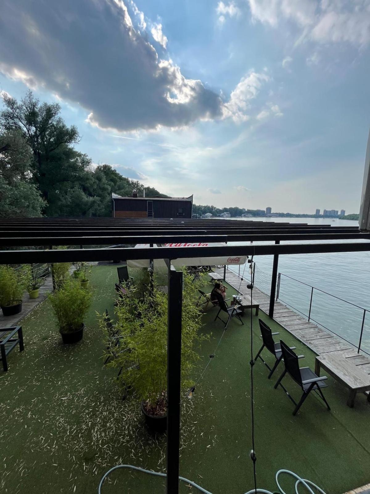 بلغراد B&B Botel Charlie الغرفة الصورة