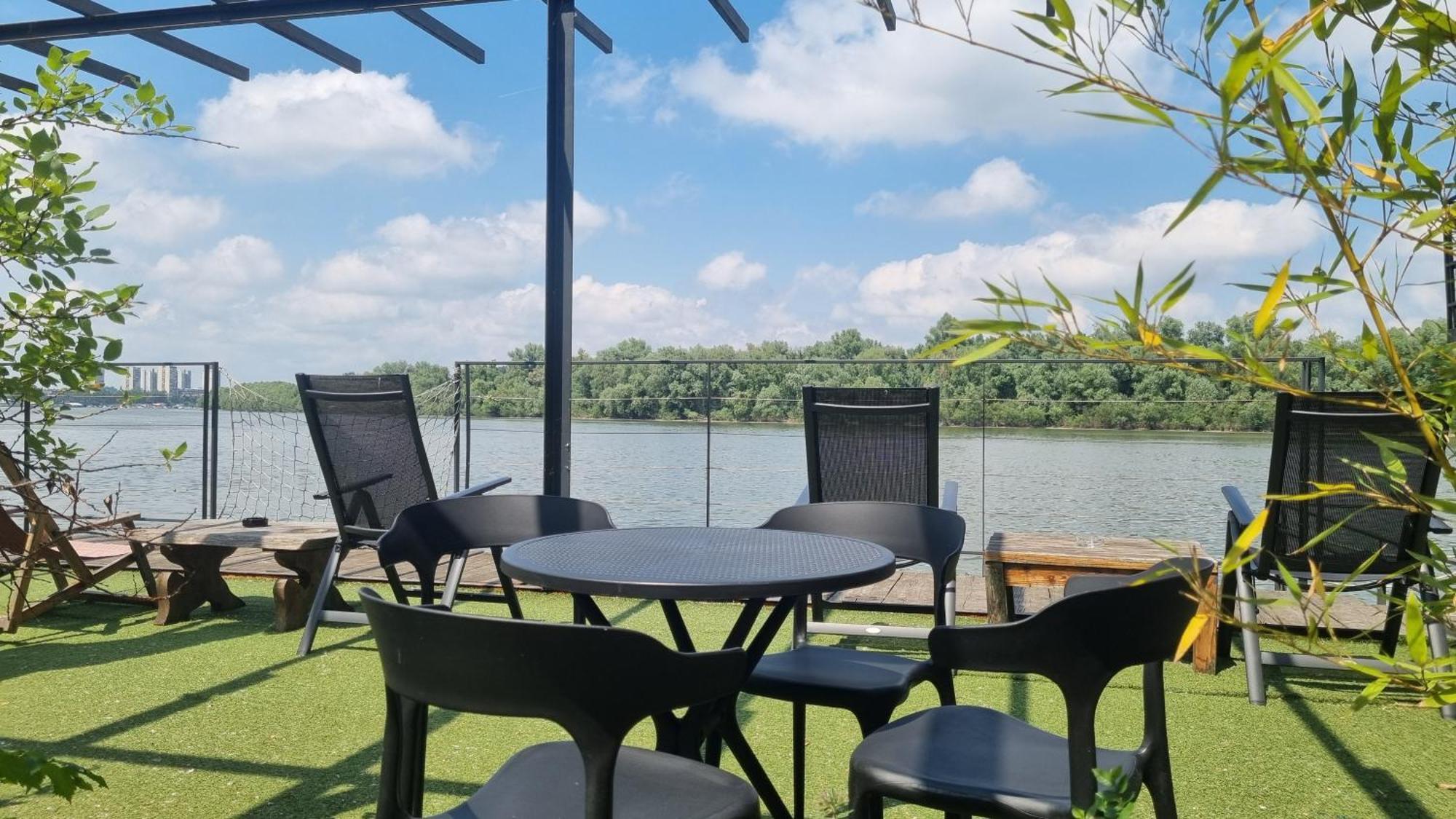 بلغراد B&B Botel Charlie المظهر الخارجي الصورة