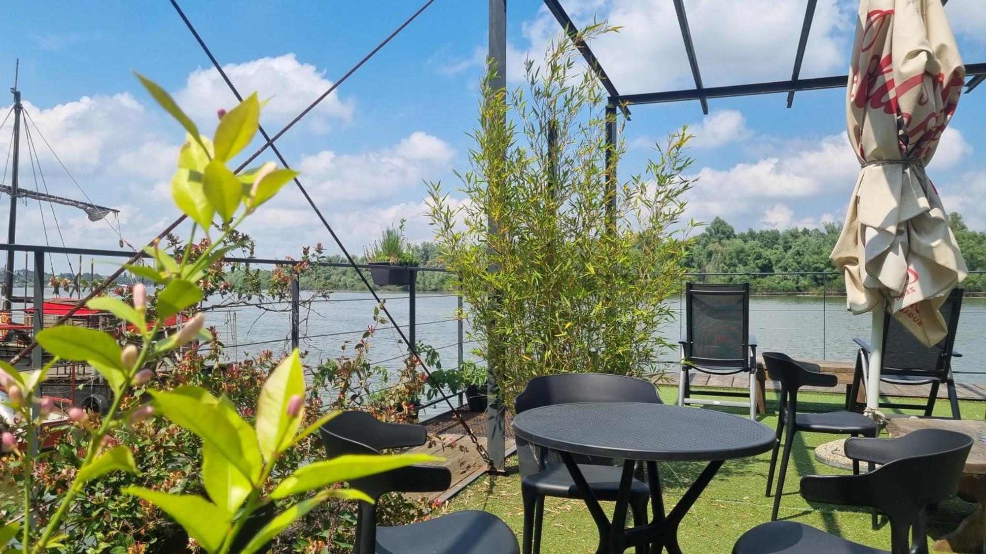 بلغراد B&B Botel Charlie المظهر الخارجي الصورة